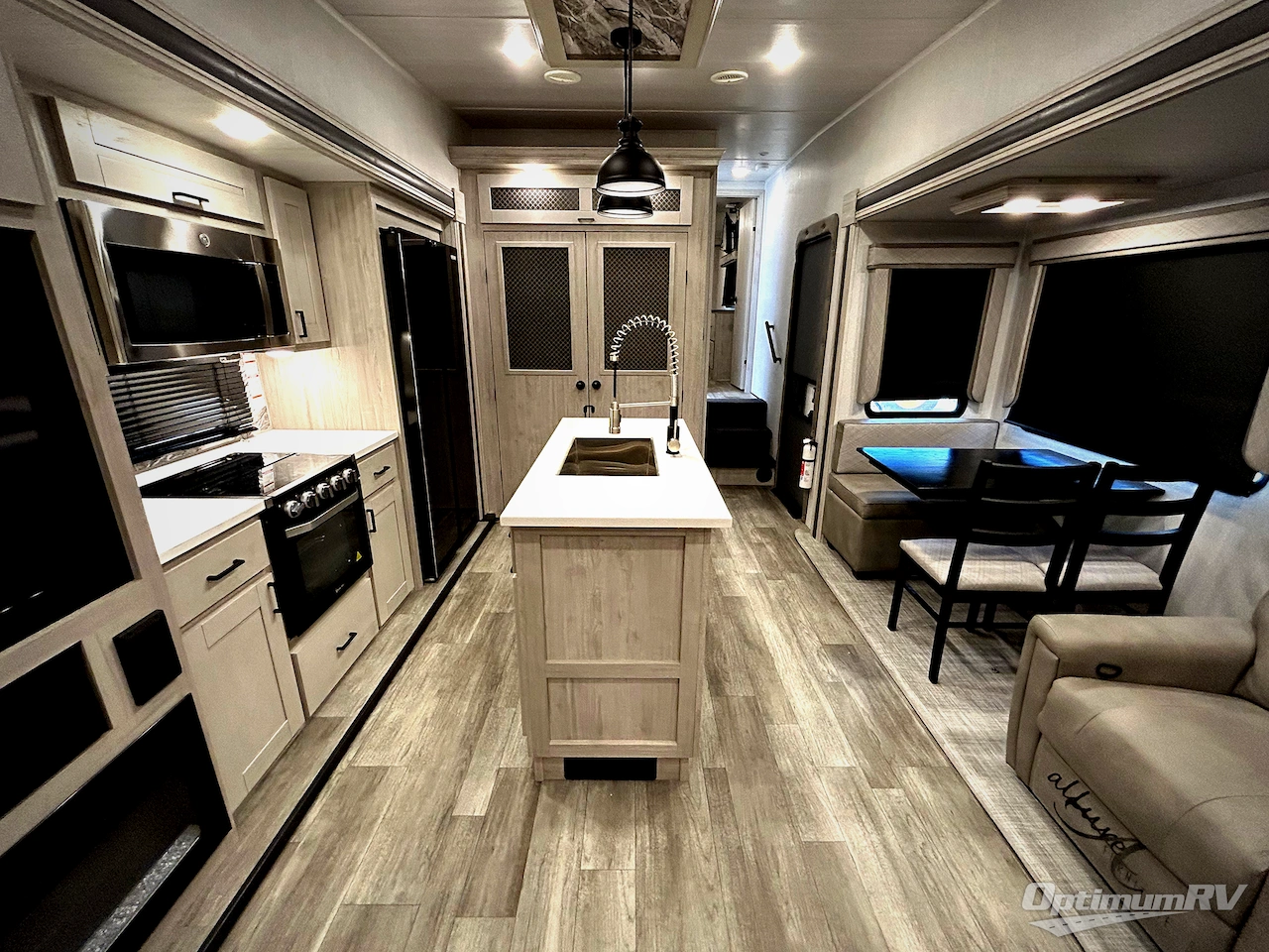 2023 East To West Tandara 320RL Photo 3