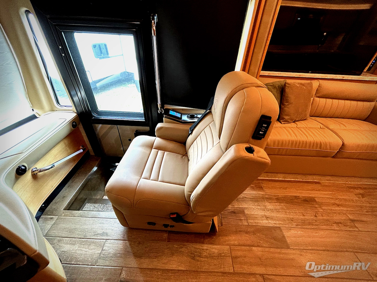 2021 Tiffin Phaeton 40IH Photo 9