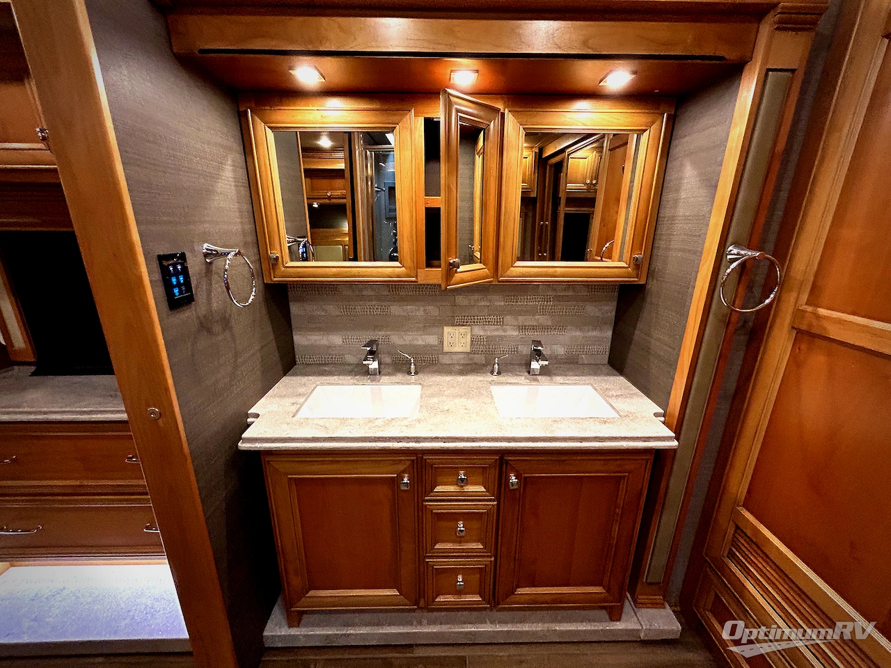 2021 Tiffin Phaeton 40IH Photo 21