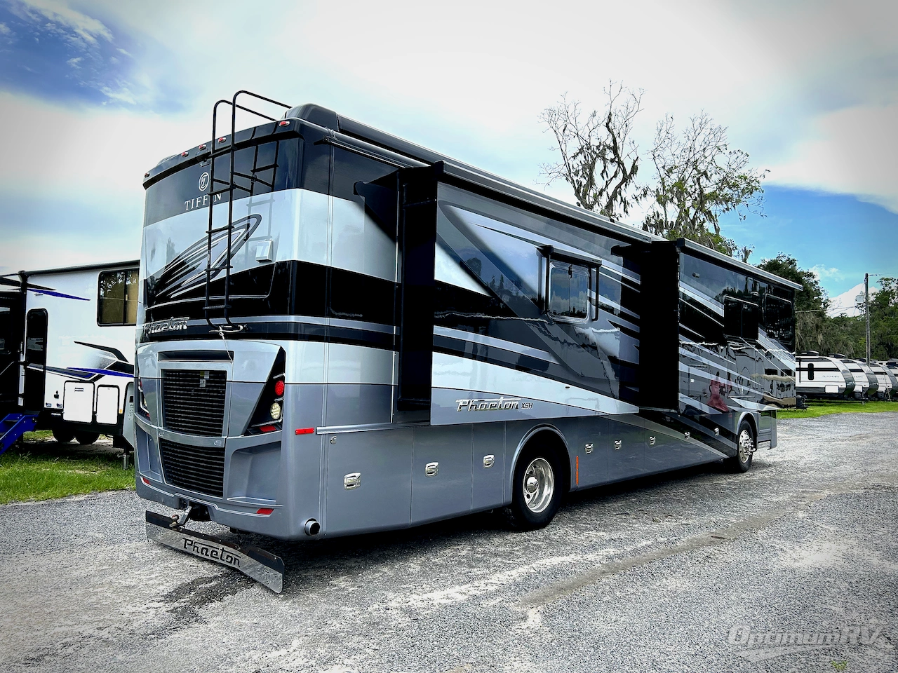 2021 Tiffin Phaeton 40IH Photo 2
