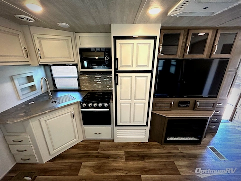 2021 Keystone Cougar Half-Ton 26RBS RV Photo 2