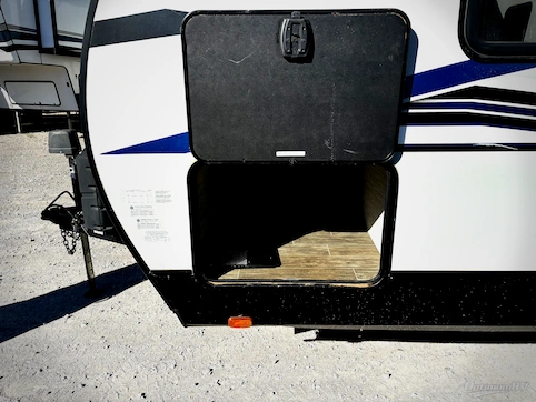 2021 Forest River Cherokee Alpha Wolf 23RD-L RV Photo 4