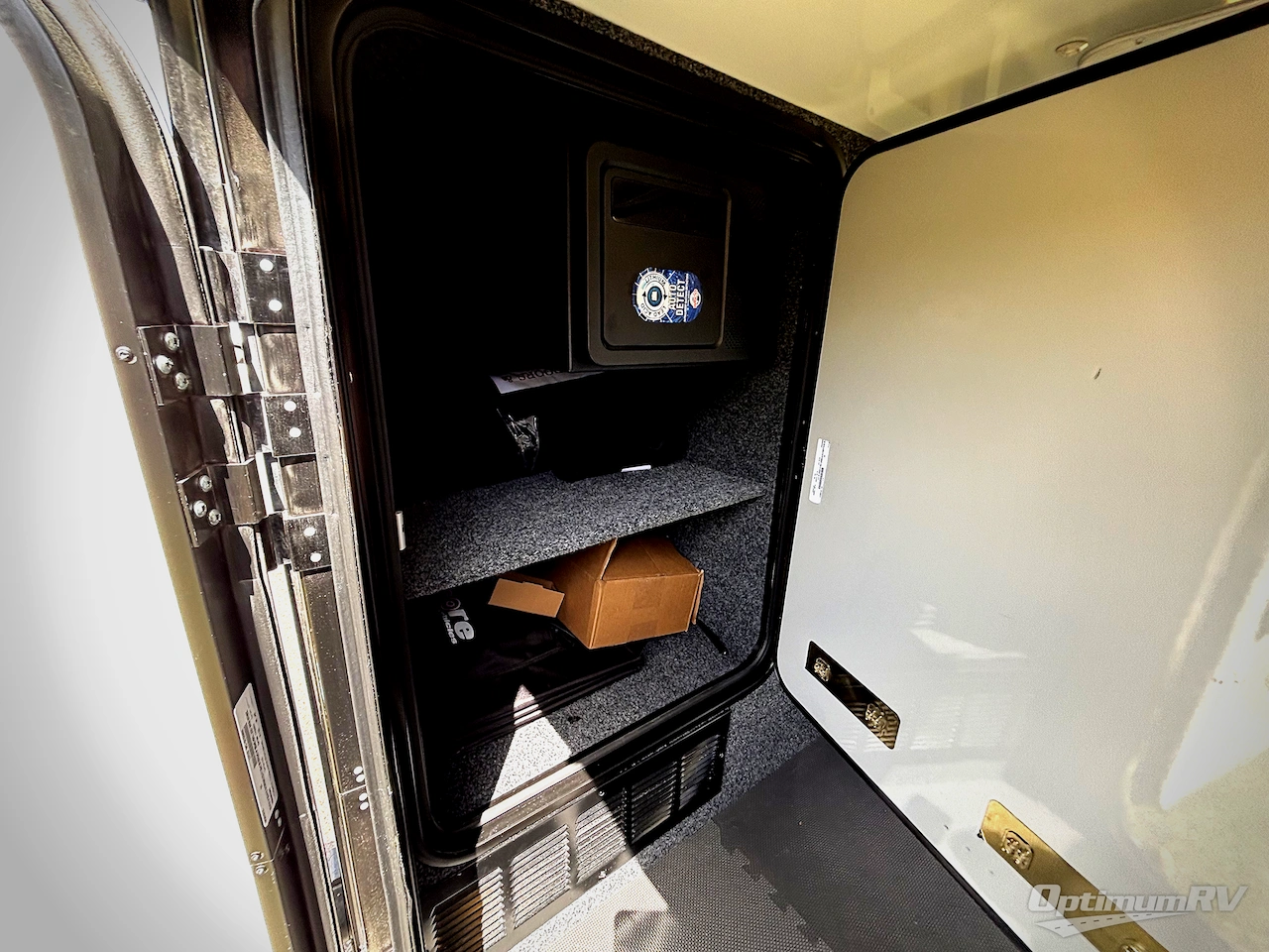 2025 Encore RV ROG 12RK Photo 6