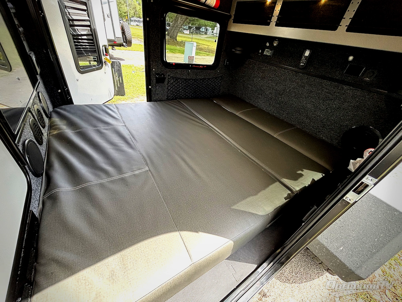 2025 Encore RV ROG 12RK Photo 7