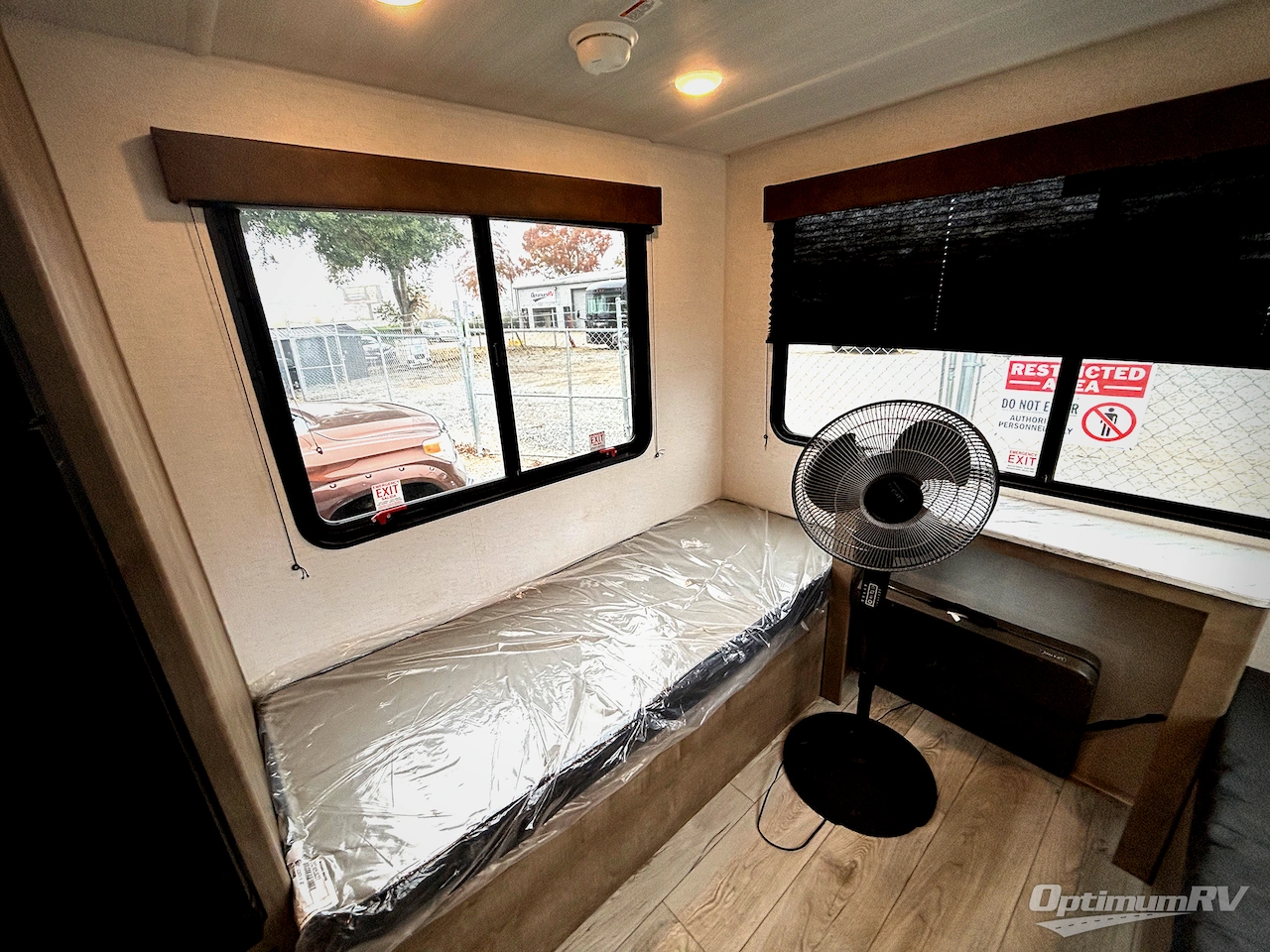 2025 Keystone Springdale Classic Mini 2200BH Photo 6