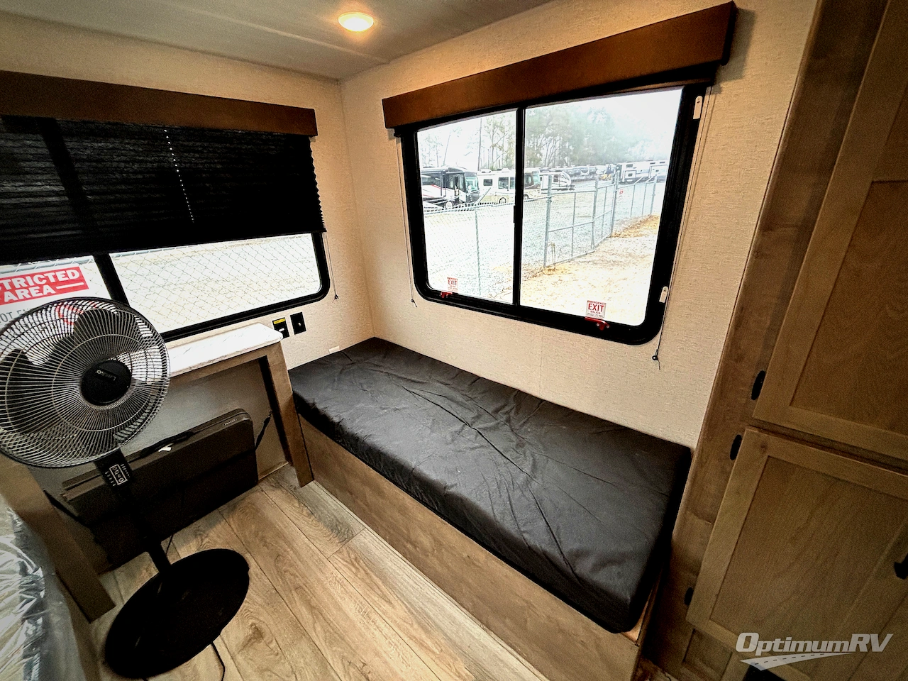 2025 Keystone Springdale Classic Mini 2200BH Photo 7
