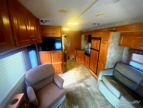 2008 Gulf Stream Endura 6341 RV Photo 2