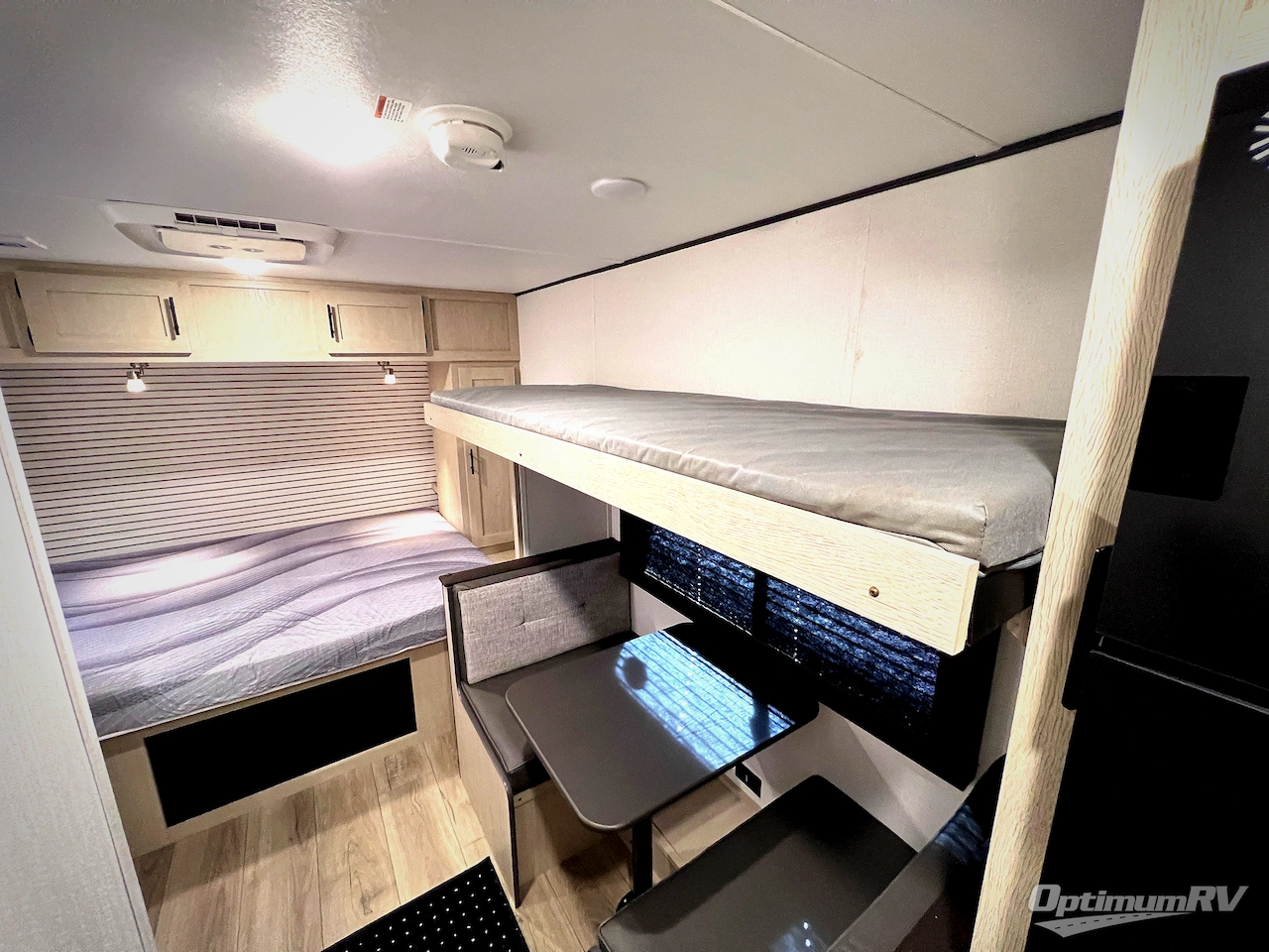 2025 Shasta Compact 16BH Photo 7