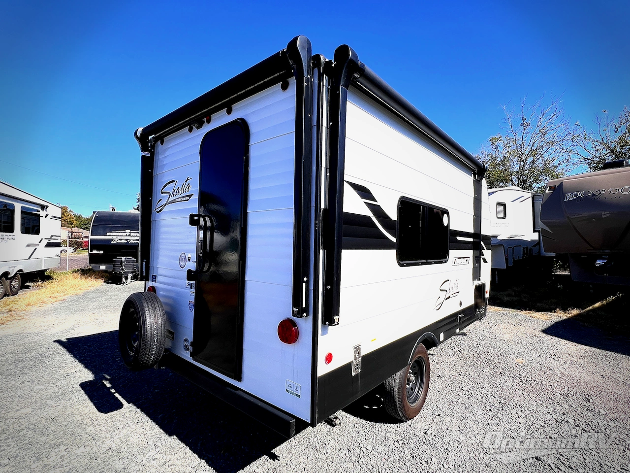 2025 Shasta Compact 16BH Photo 2