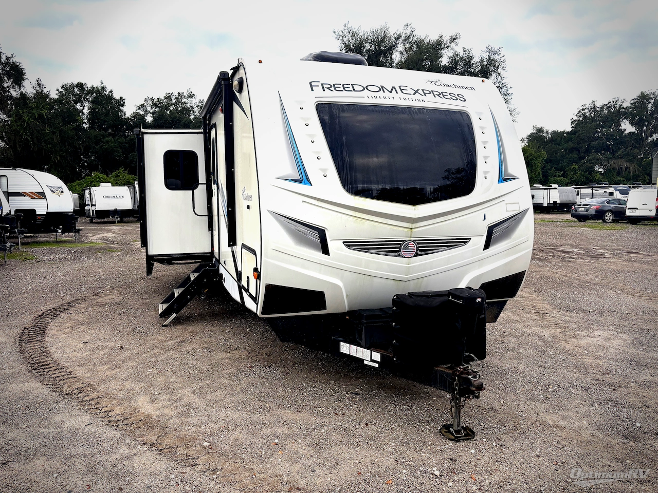 2020 Coachmen Freedom Express Liberty Edition 320BHDSLE Photo 1