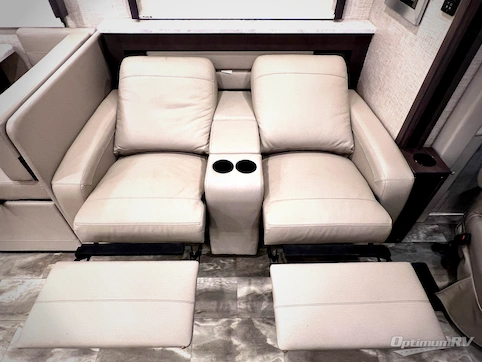 2023 Thor Challenger 37FH RV Photo 2