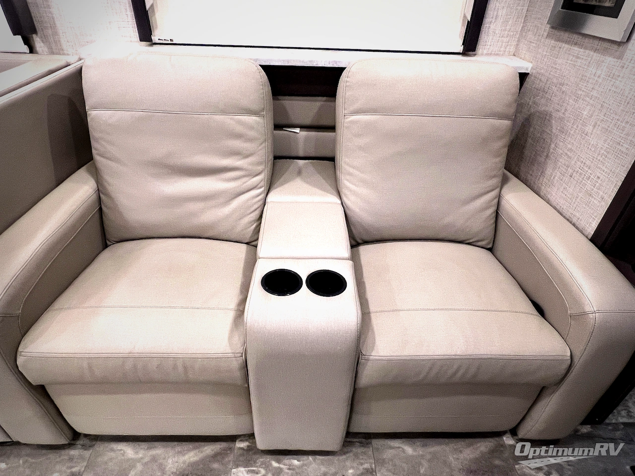 2023 Thor Challenger 37FH Photo 18