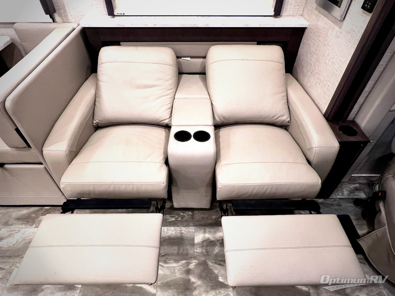 2023 Thor Challenger 37FH Photo 19