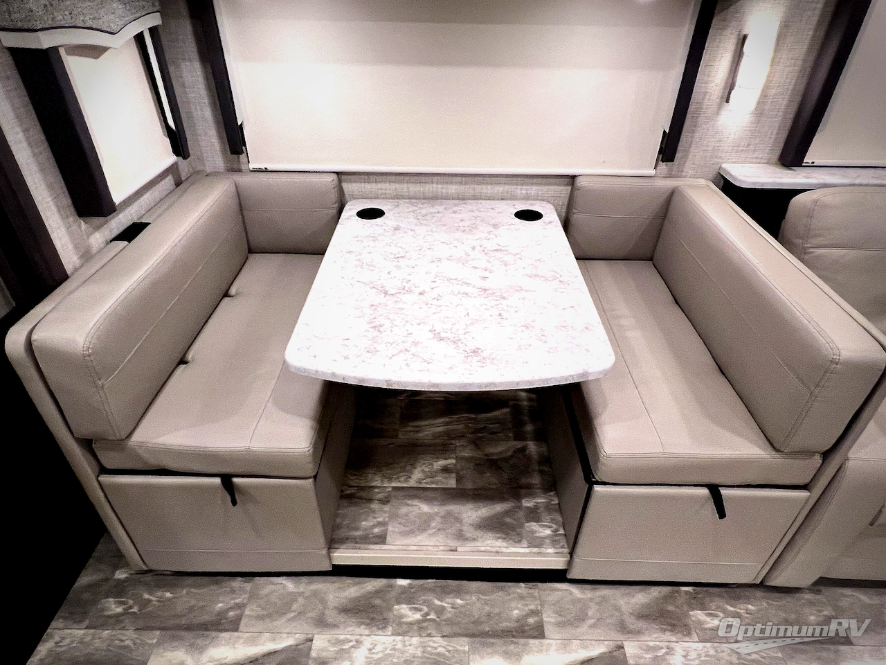 2023 Thor Challenger 37FH Photo 20