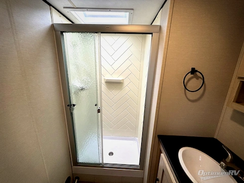 2021 Coachmen Apex Ultra-Lite 293RLDS RV Photo 3