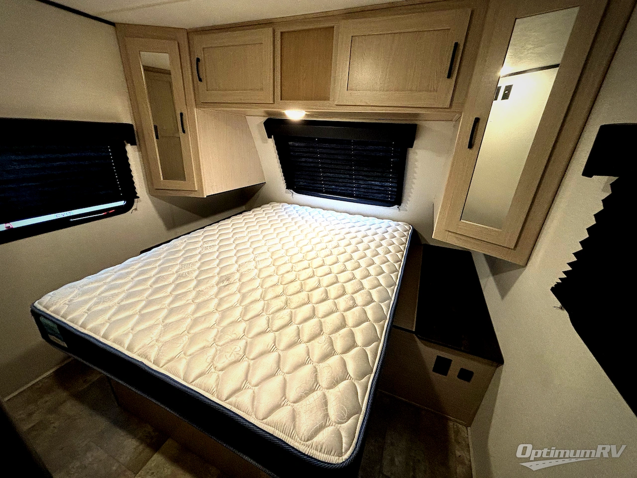 2021 Coachmen Apex Ultra-Lite 293RLDS Photo 8