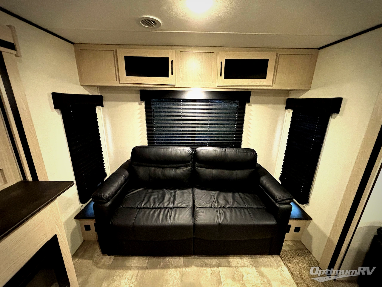 2021 Coachmen Apex Ultra-Lite 293RLDS Photo 16