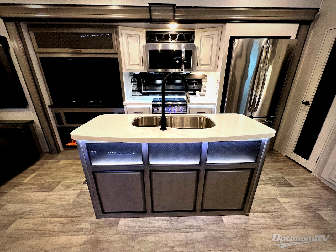 2021 Keystone Montana 3121RL Photo 4