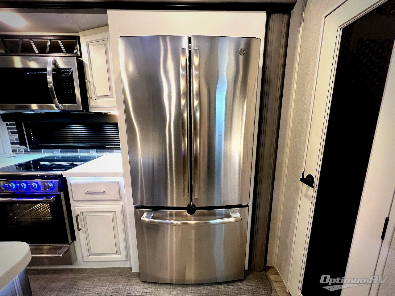 2021 Keystone Montana 3121RL Photo 14