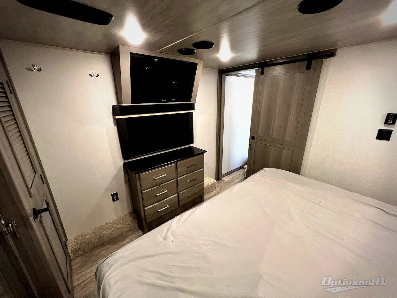 2021 Keystone Montana 3121RL Photo 43