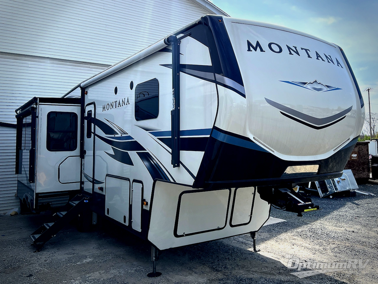 2021 Keystone Montana 3121RL Photo 1