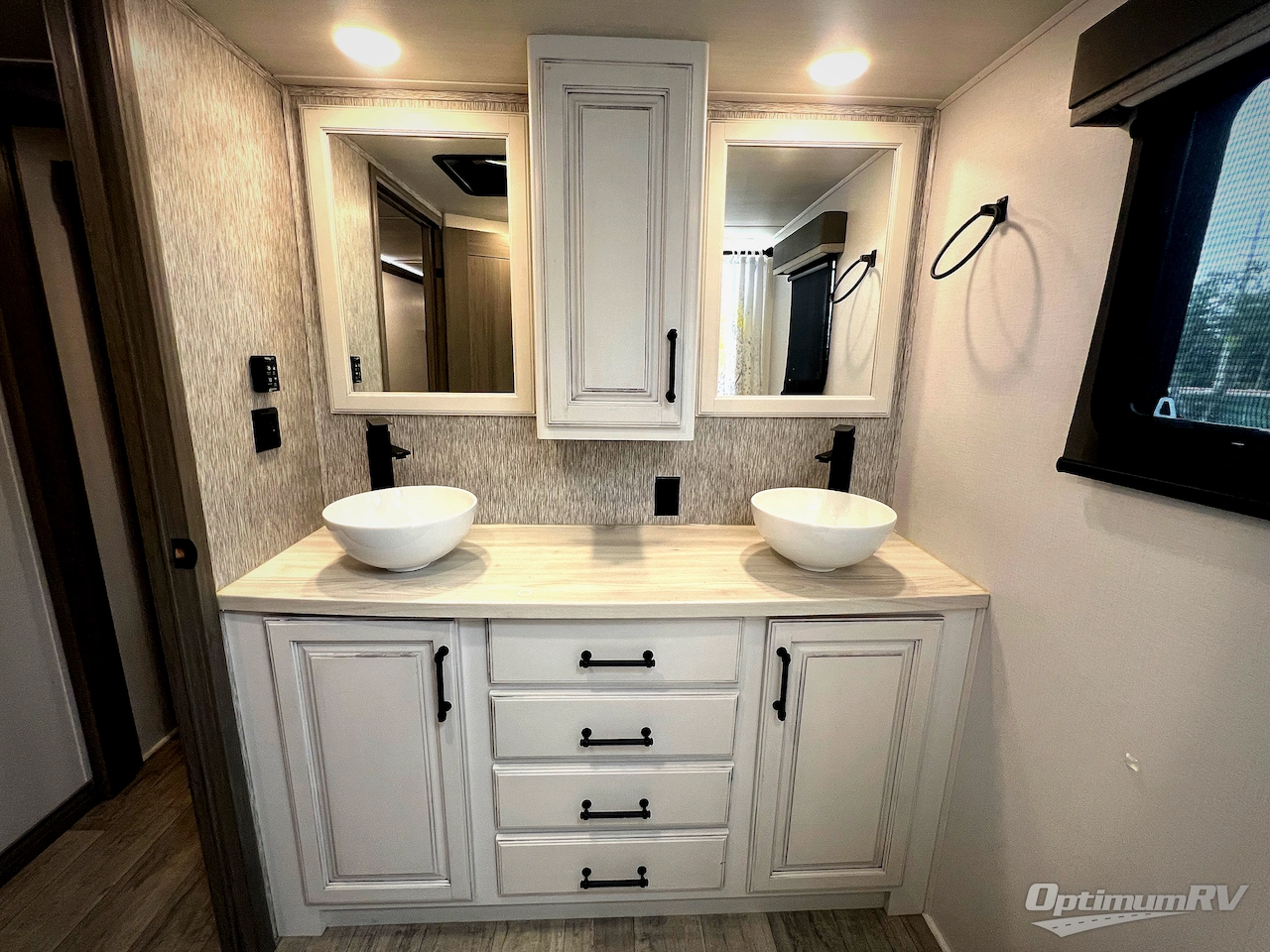 2022 Keystone Montana 3781RL Photo 22