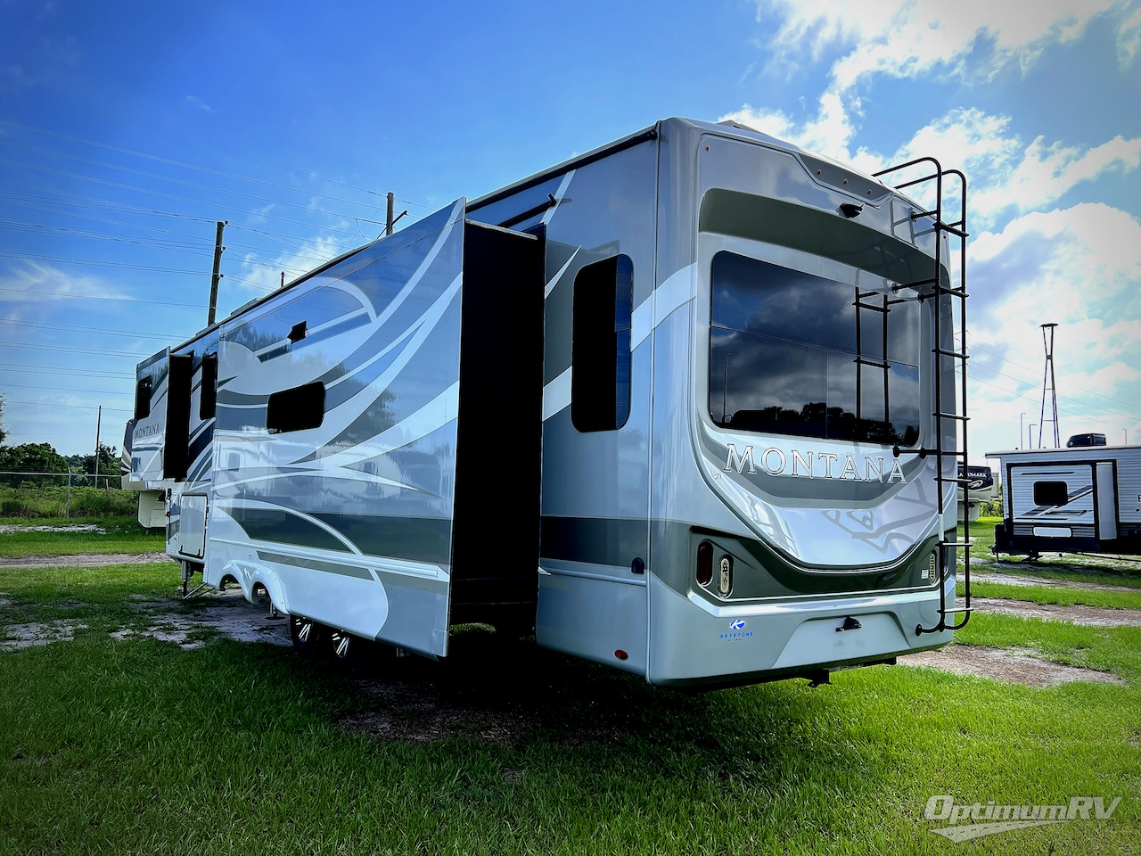 2022 Keystone Montana 3781RL Photo 2