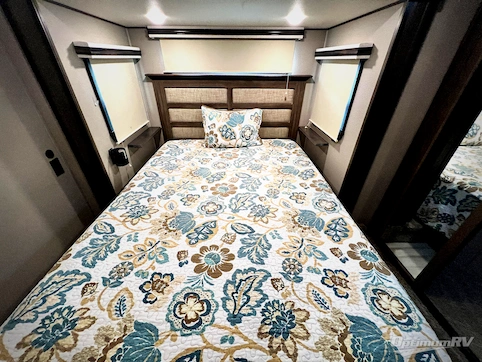 2021 Grand Design Solitude 310GK RV Photo 4