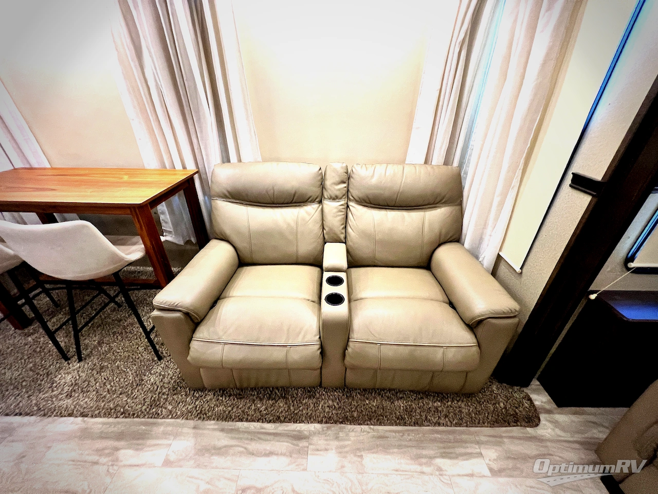 2019 Grand Design Solitude 372WB Photo 9