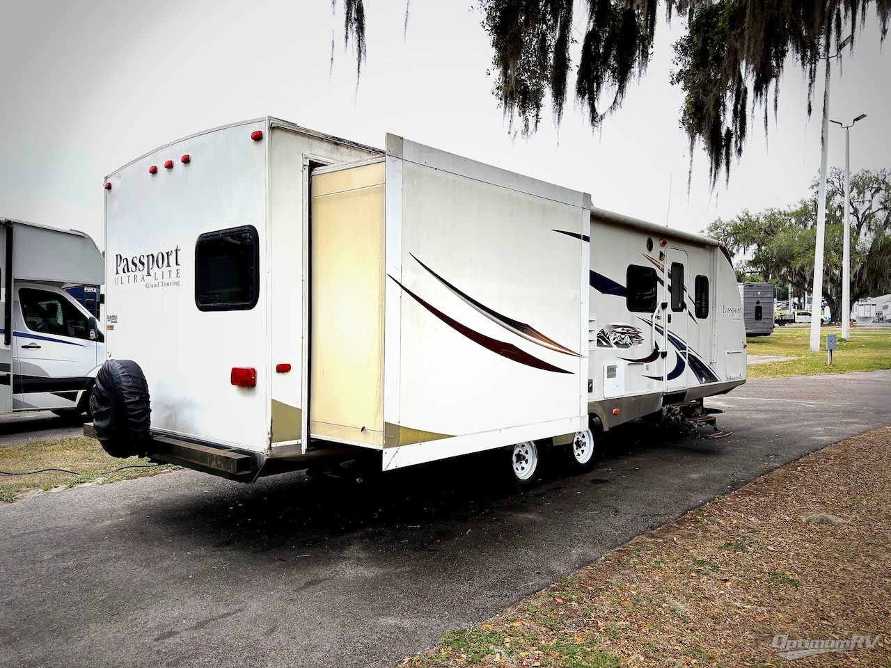 2011 Keystone Passport 2910BH Grand Touring Photo 2