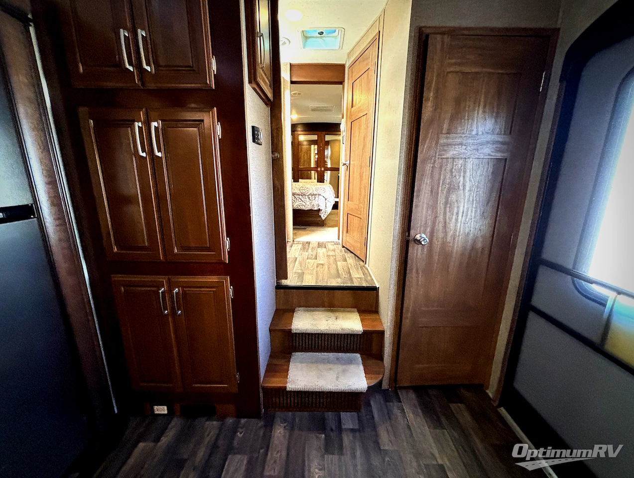 2015 Keystone Montana 3402 RL Photo 7