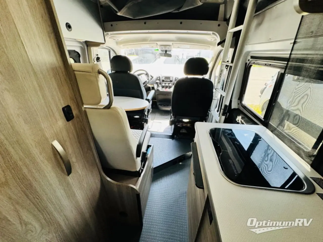 2021 Winnebago Solis 59P Photo 8