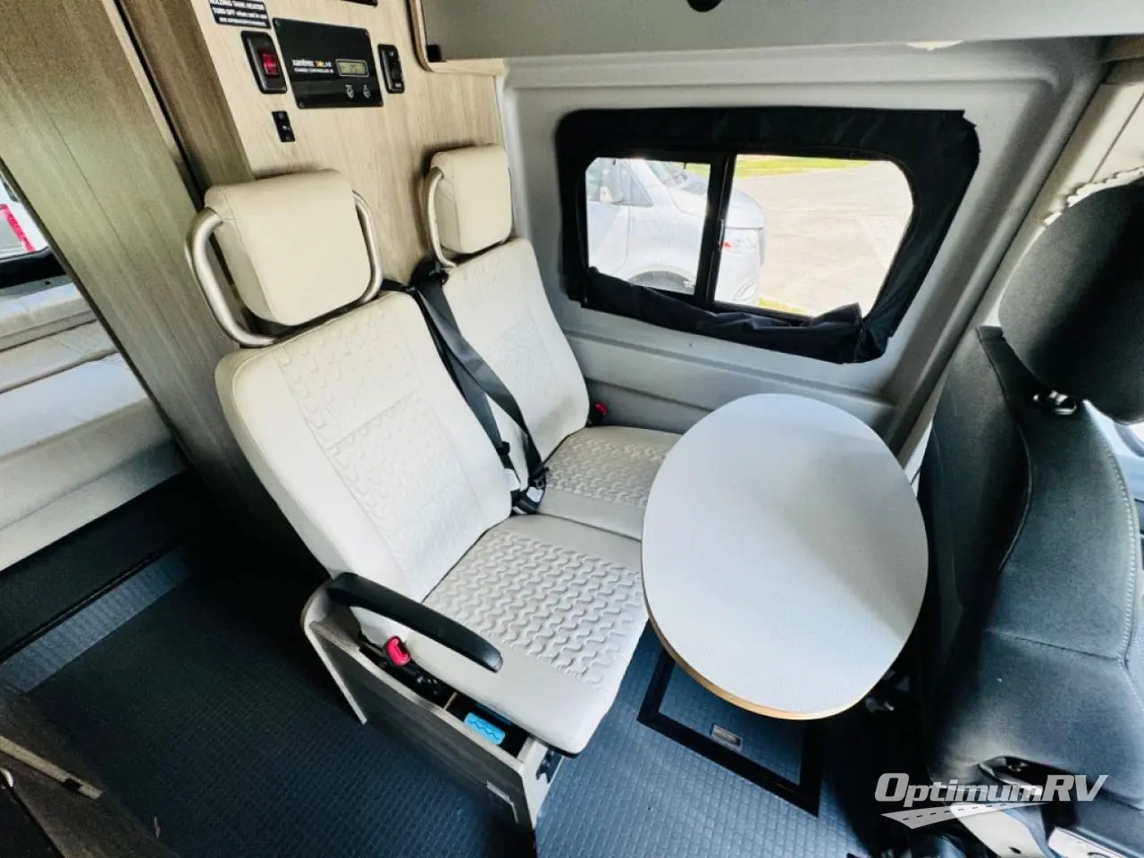 2021 Winnebago Solis 59P Photo 9