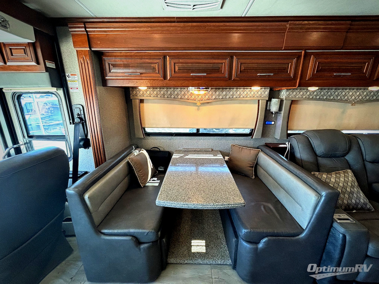 2020 Forest River Berkshire XL 40C Photo 10