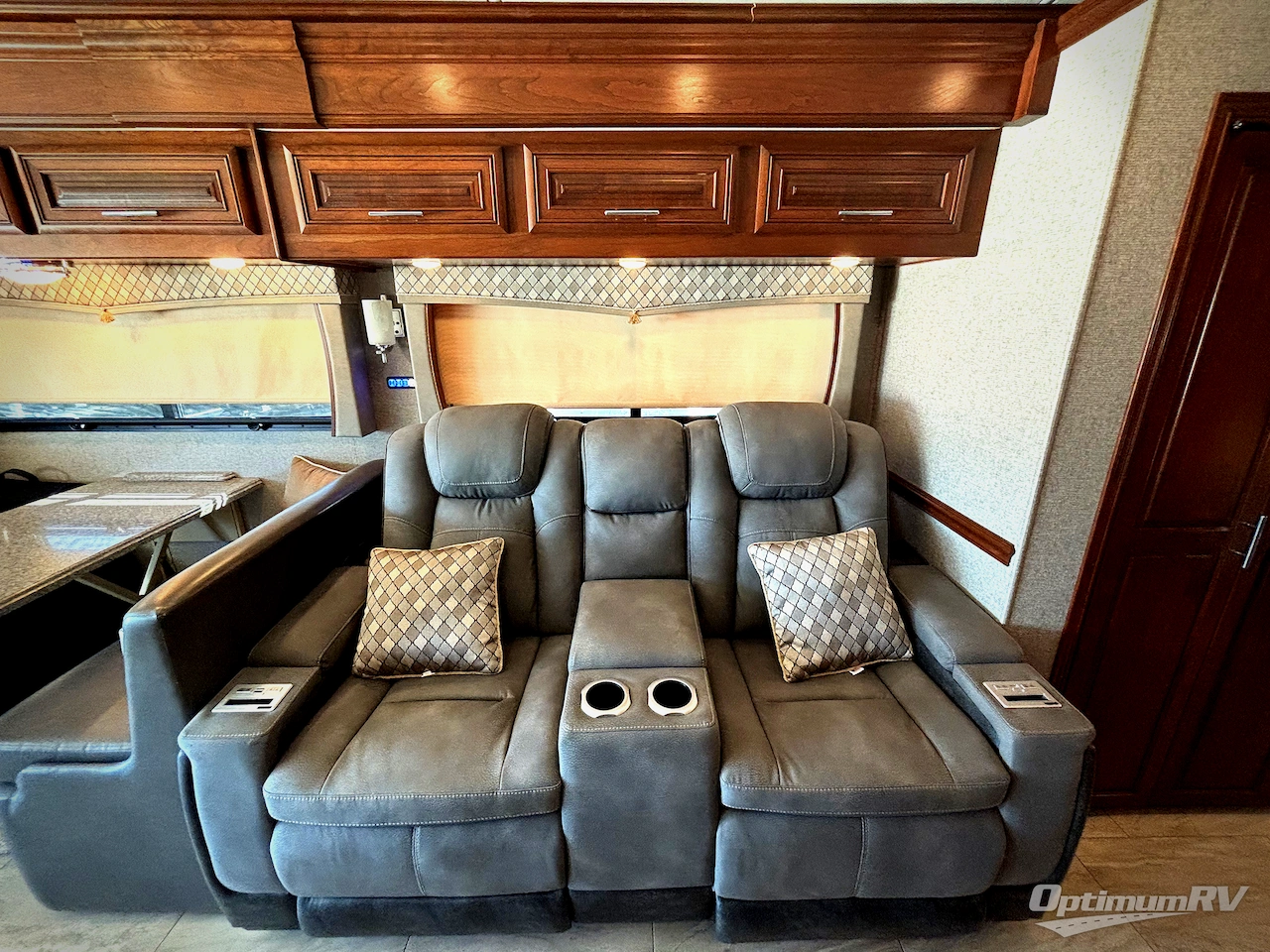 2020 Forest River Berkshire XL 40C Photo 11