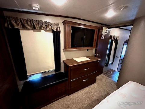 2017 Keystone Montana High Country 305RL RV Photo 3