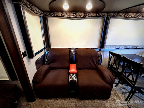 2017 Keystone Montana High Country 305RL RV Photo 4