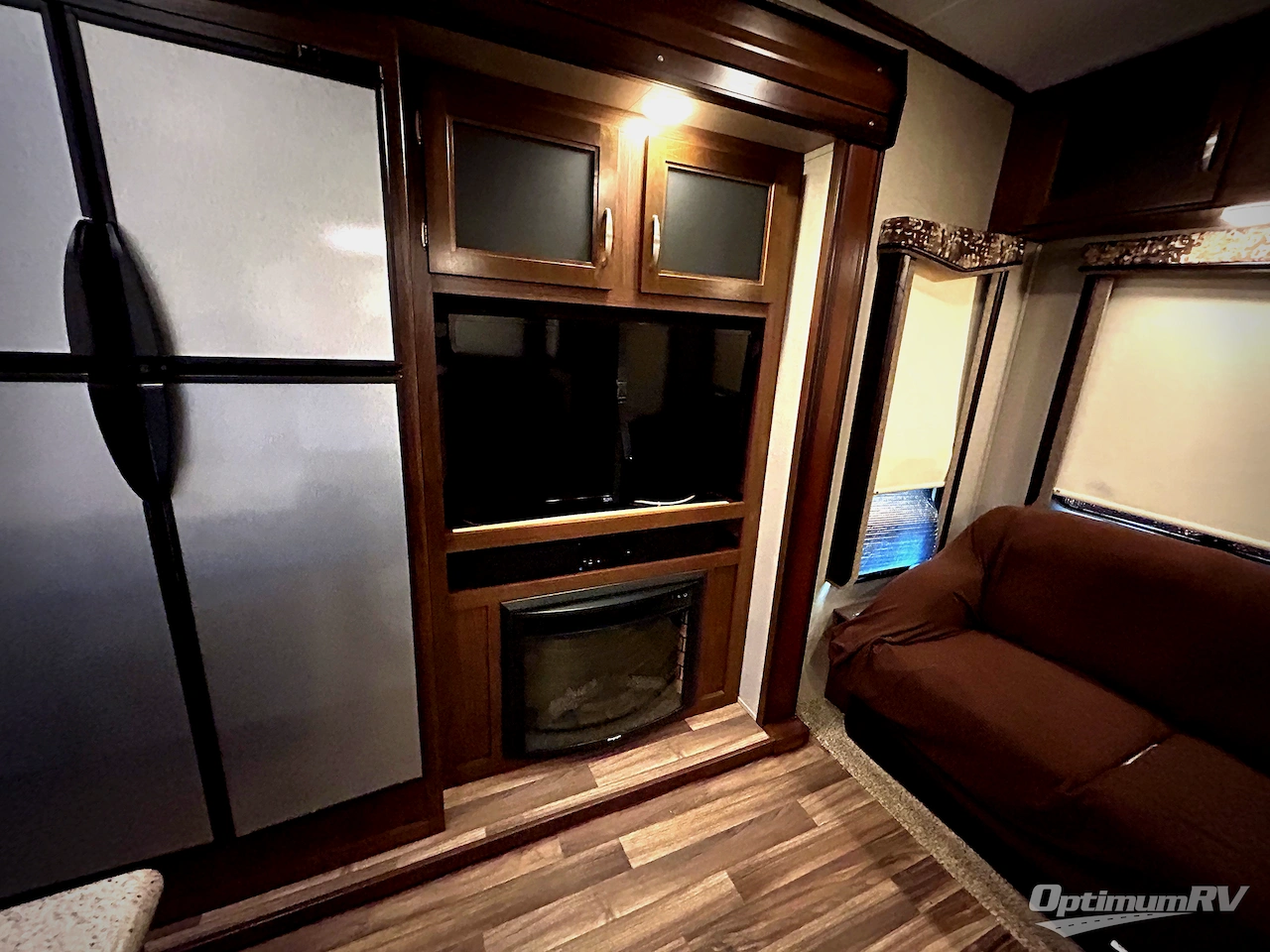 2017 Keystone Montana High Country 305RL Photo 17