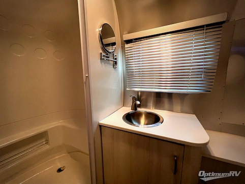 2022 Airstream Bambi 22FB RV Photo 4