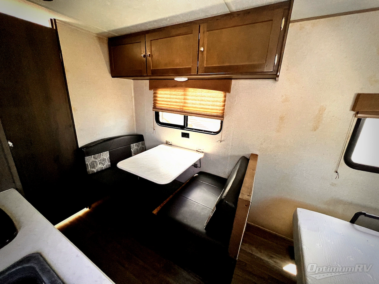 2019 Coachmen Clipper 17FQ Photo 6