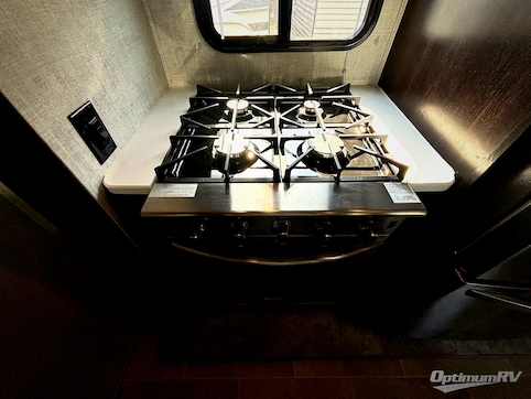 2021 Palomino Columbus 389FLC RV Photo 2