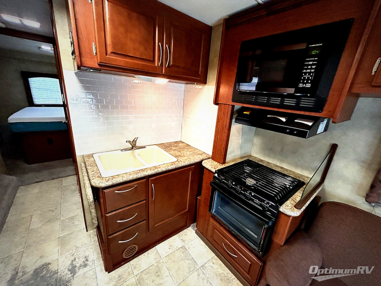 2011 Thor Four Winds 31A Photo 6