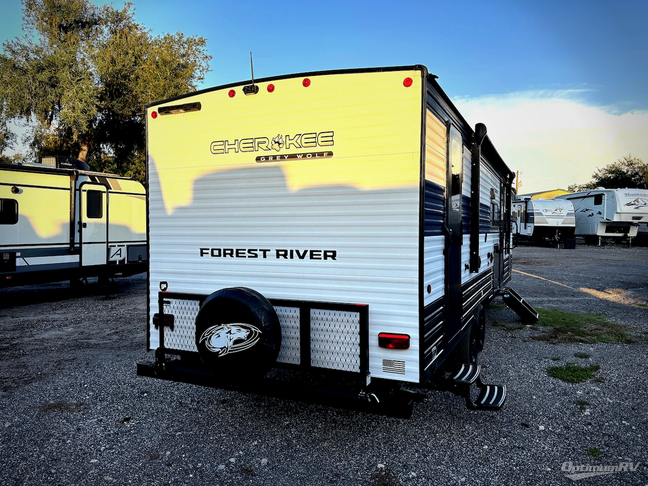 2025 Forest River Cherokee Grey Wolf 26DBH Photo 2