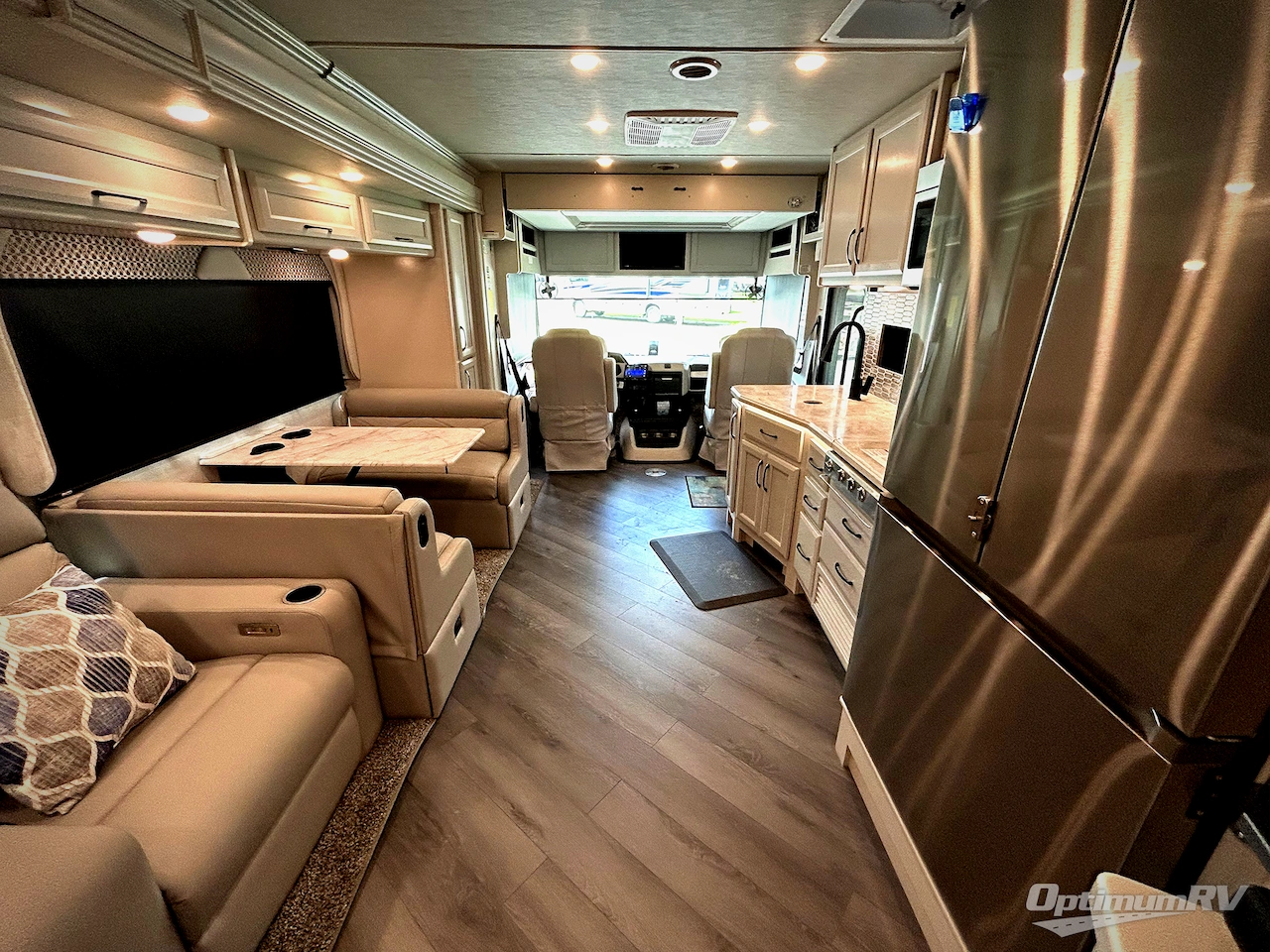 2024 Fleetwood Bounder 35K Photo 5