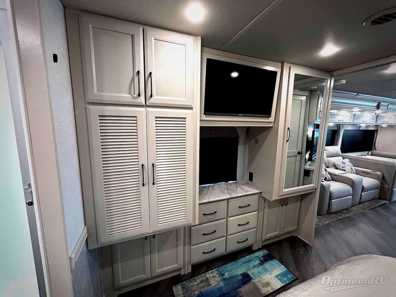 2024 Fleetwood Bounder 35K Photo 17