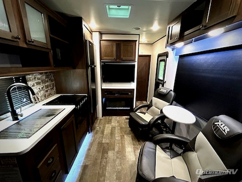 2021 Forest River XLR Hyper Lite 2513 RV Photo 2