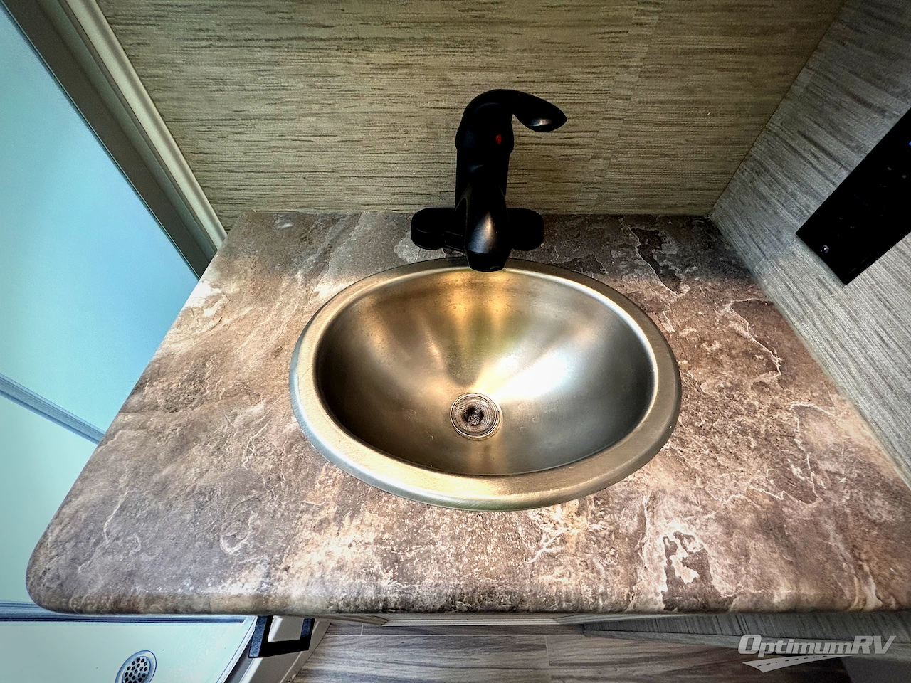 2023 Thor Chateau 31EV Photo 16
