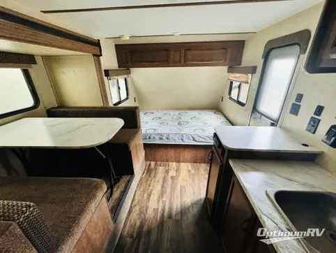 2018 Starcraft Autumn Ridge Outfitter 18BHS RV Photo 3
