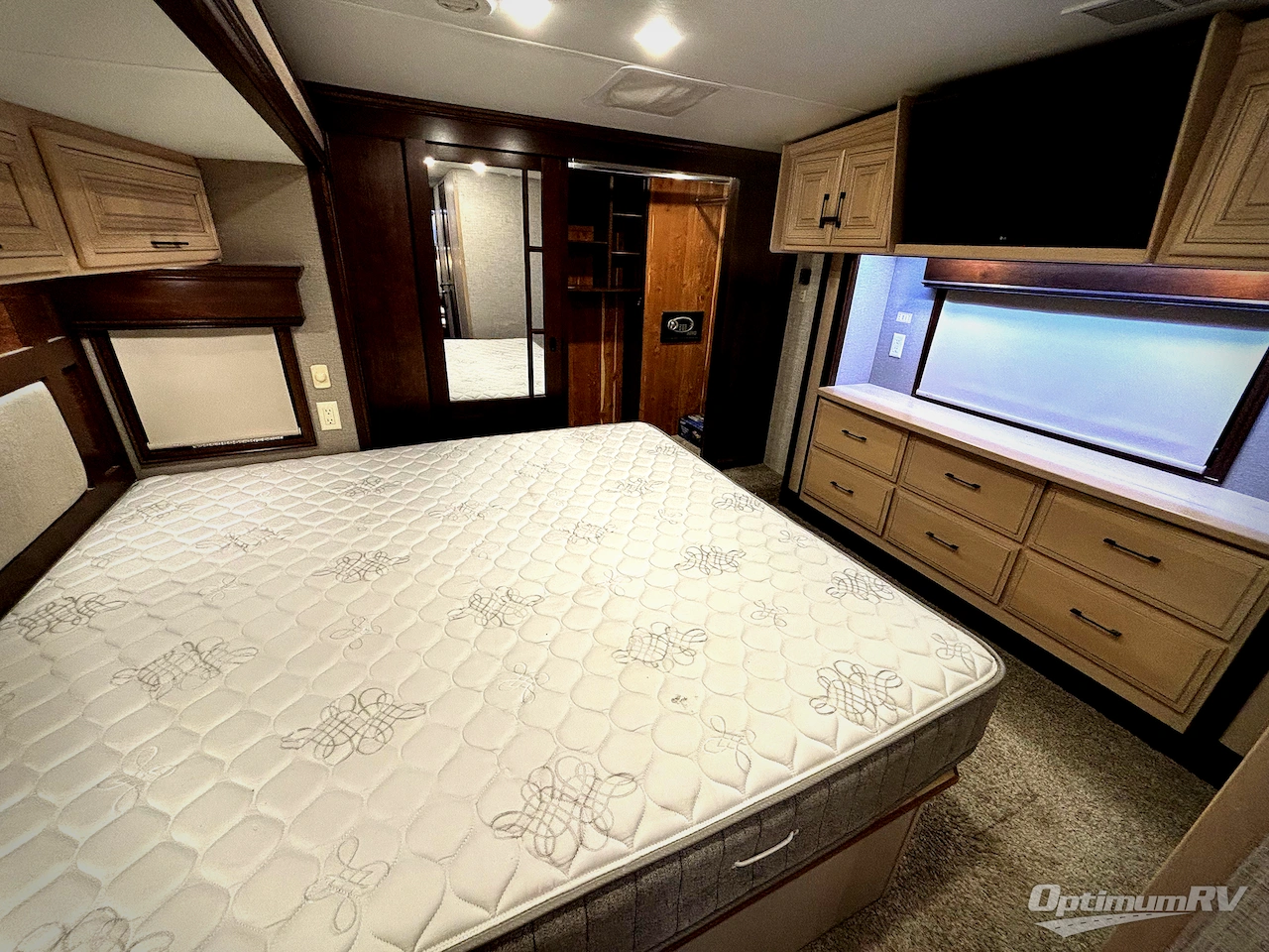 2019 DRV Luxury Suites Mobile Suites 36RSSB3 Photo 8