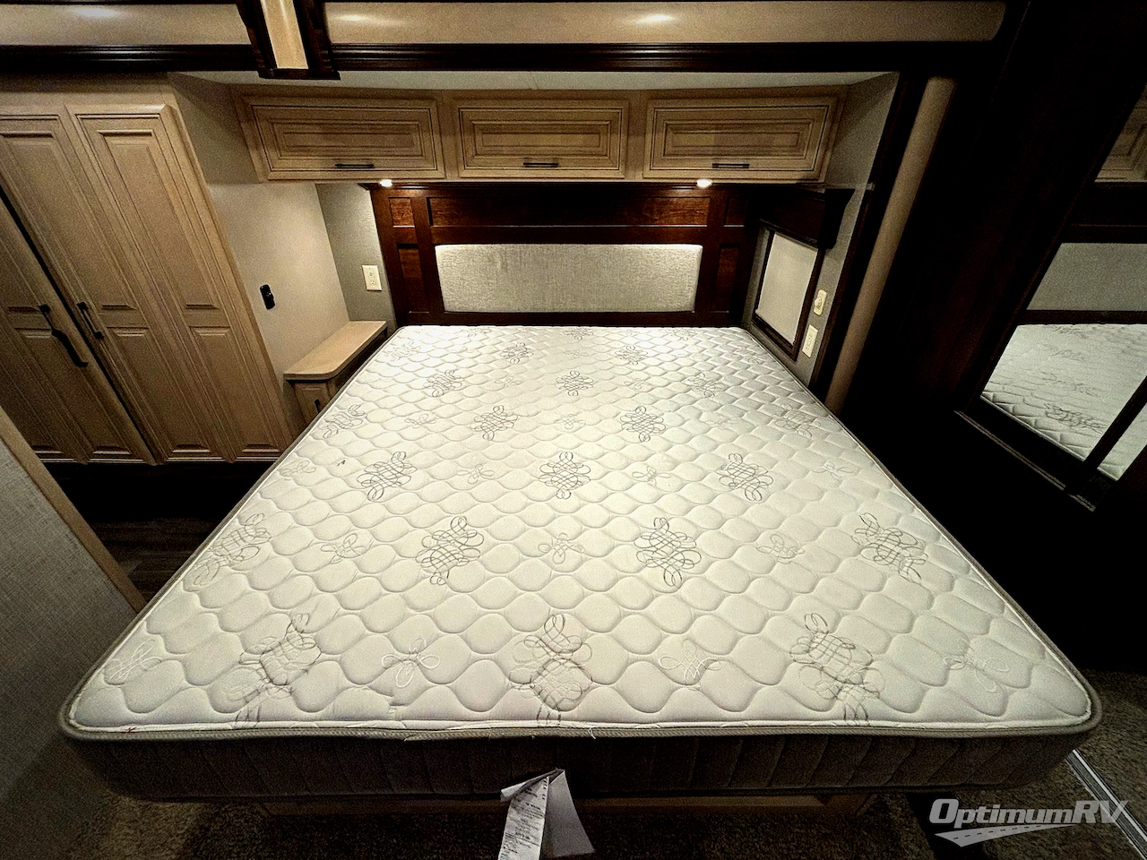 2019 DRV Luxury Suites Mobile Suites 36RSSB3 Photo 9